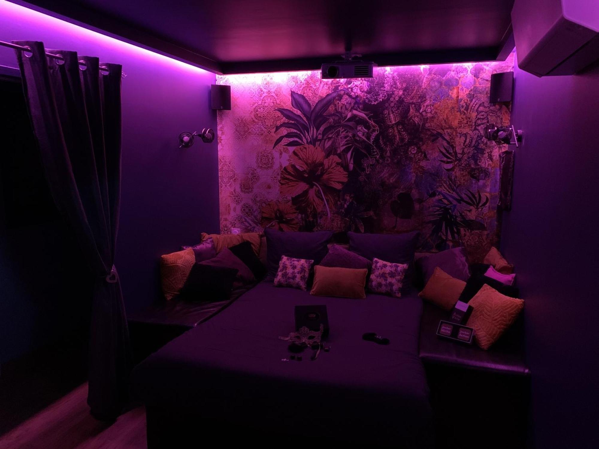 Les Volets Violets Panzió Salles  Szoba fotó